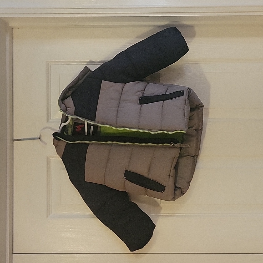 brand new, no tags, super warm toddler 2t jacket